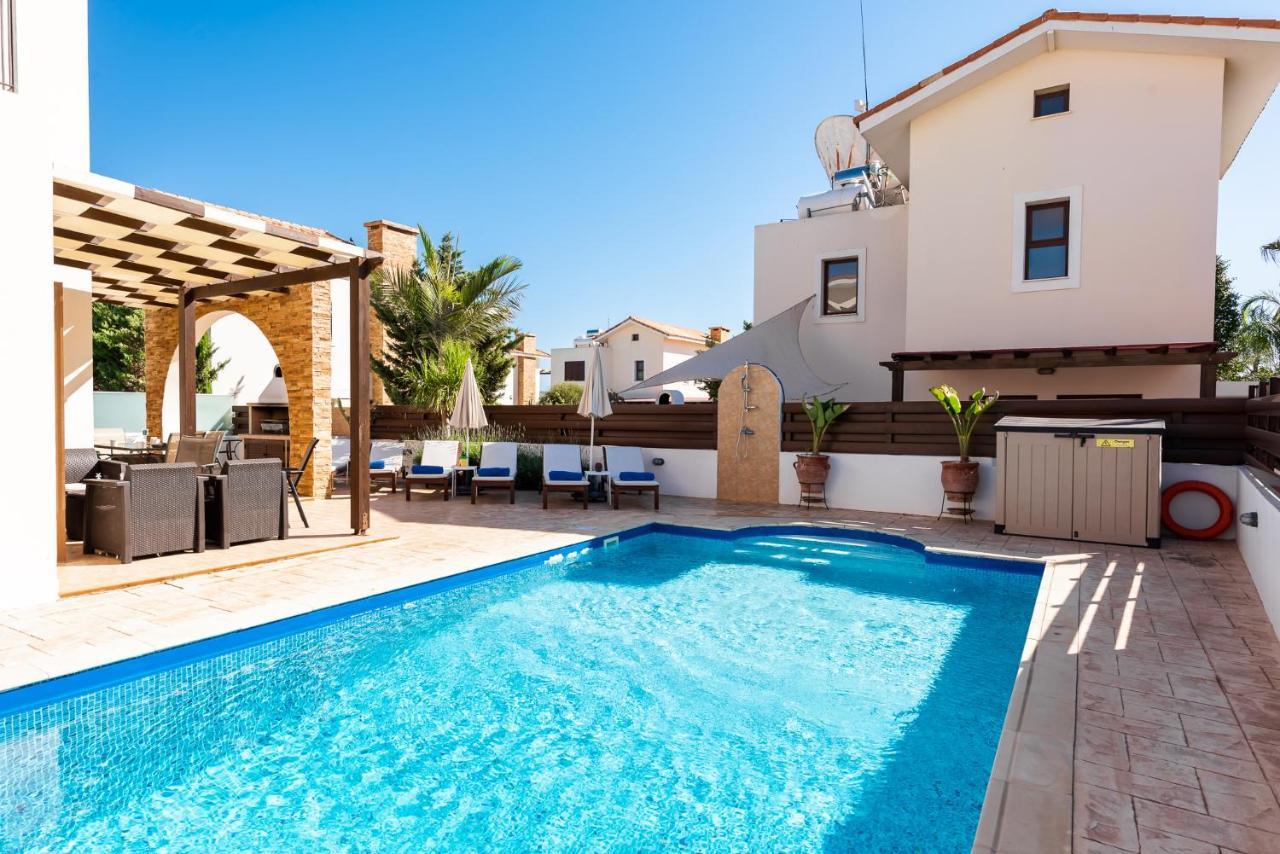 Villa Iris By Ezoria Villas Ayia Napa Exterior photo