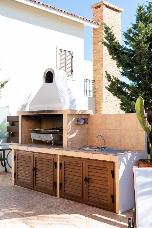 Villa Iris By Ezoria Villas Ayia Napa Exterior photo